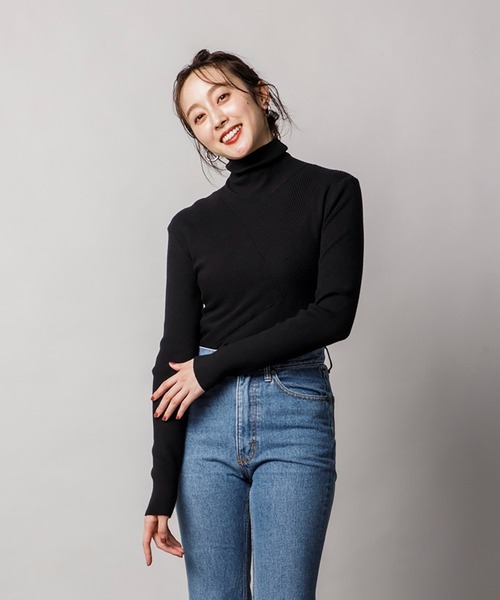 CIENA（シエナ）の「リブアレンジタートルニット（ニット/セーター・レディース・ホワイト/ブラック/オレンジ/グリーン・FREE）」の11枚目の写真