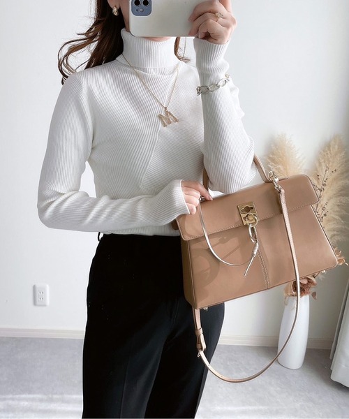 CIENA（シエナ）の「リブアレンジタートルニット（ニット/セーター・レディース・ホワイト/ブラック/オレンジ/グリーン・FREE）」の20枚目の写真