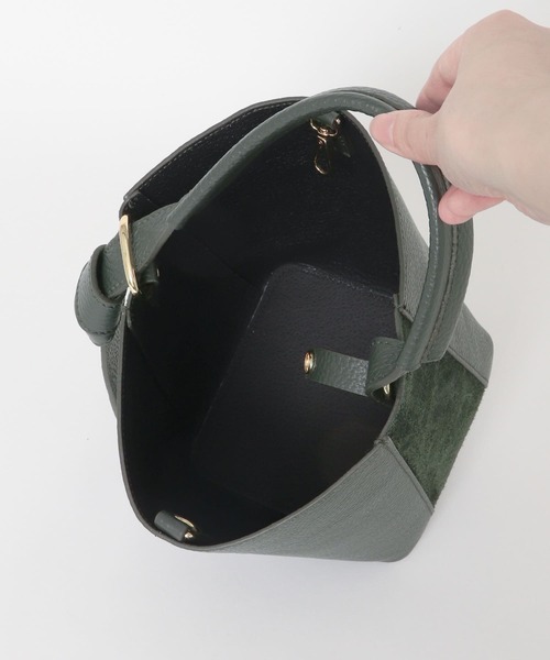 AULENTTI(オウレンティ)の「AULENTTI ポーチ付きレザーバッグ(ハンドバッグ・レディース・ブラック/グリーン/ベージュ系その他・ONE)」の11枚目の写真