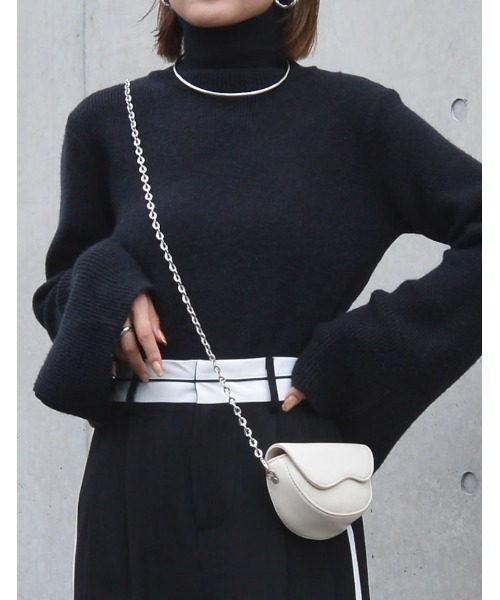 アルパカタッチフレアスリーブタートルネックニットトップス（ニット