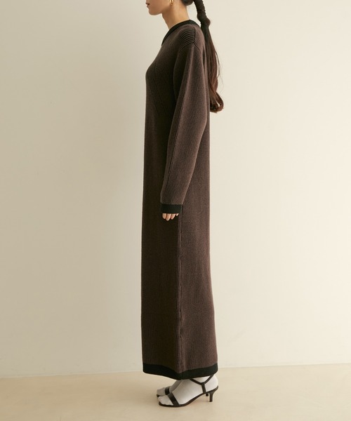 SALON adam et rope'（サロン アダム エ ロペ）の「【WEB限定】バイカラーリブニットワンピース（ワンピース・レディース・ダークブラウン/ベージュ/グリーン・FREE）」の14枚目の写真