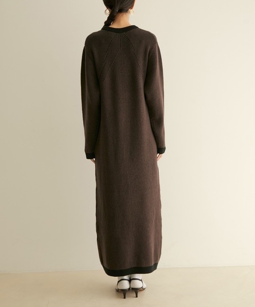 SALON adam et rope'（サロン アダム エ ロペ）の「【WEB限定】バイカラーリブニットワンピース（ワンピース・レディース・ダークブラウン/ベージュ/グリーン・FREE）」の15枚目の写真