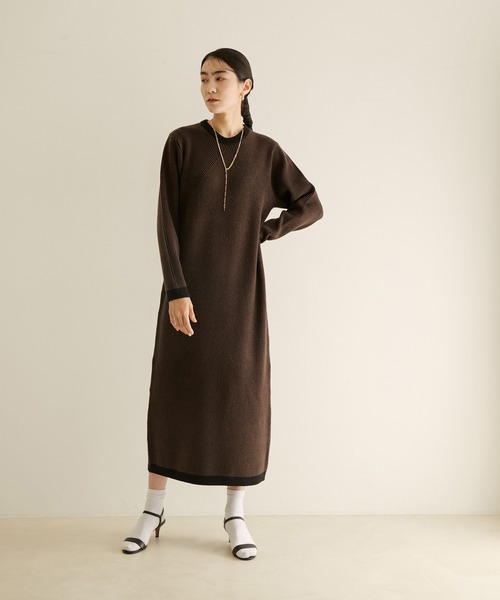 SALON adam et rope'（サロン アダム エ ロペ）の「【WEB限定】バイカラーリブニットワンピース（ワンピース・レディース・ダークブラウン/ベージュ/グリーン・FREE）」の20枚目の写真