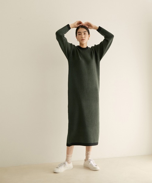 SALON adam et rope'（サロン アダム エ ロペ）の「【WEB限定】バイカラーリブニットワンピース（ワンピース・レディース・ダークブラウン/ベージュ/グリーン・FREE）」の21枚目の写真