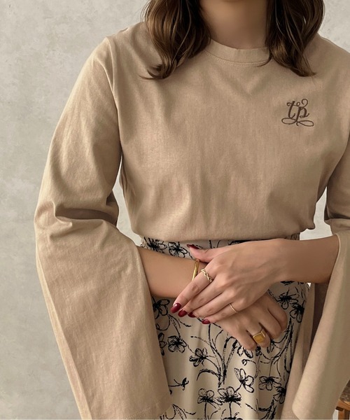 apres jour clair（アプレジュールクレア）の「【apres jour clair】スリットスリーブ刺繍Tシャツ【ZOZOTOWN限定アイテム】（Tシャツ/カットソー・レディース・ベージュ/アイボリー・フリー/X-LARGE）」の10枚目の写真