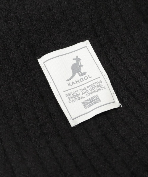 KANGOL(カンゴール)の「リブラッセル編み アクリルニット 大判 ボリューム マフラー / 大きめ / 肩掛け / ひざ掛け(マフラー・レディース・ブラック/オフホワイト・FREE)」の8枚目の写真