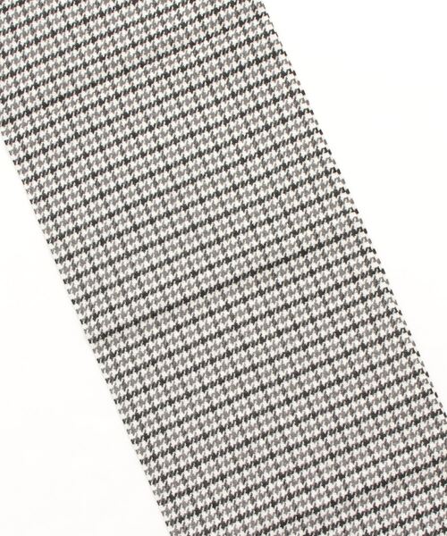 dunhill(ダンヒル)の「【返却】ハウンドトゥース カシミア D マフラー(マフラー・メンズ・チャコールグレー・ONE SIZE)」の2枚目の写真