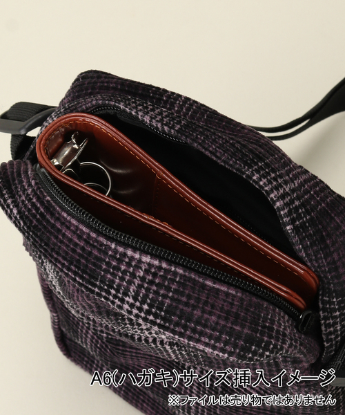 JOURNAL STANDARD relume(ジャーナルスタンダード レリューム)の「【CARHARTT WIP / カーハート ダブリューアイピー】 FLINT SHOULDER POUCH(ショルダーバッグ・メンズ・グリーン/パープル系その他/ブラック系その他/ブラウン系その他・FREE)」の10枚目の写真