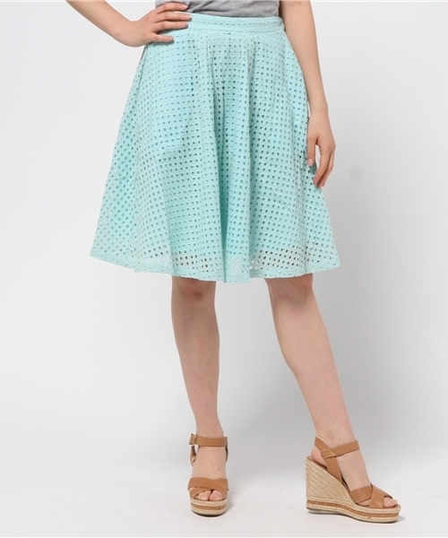 mystic(ミスティック)の「前タック膝下スカート(スカート・レディース・オフホワイト/ブラック/エメラルド・フリ-)」の3枚目の写真