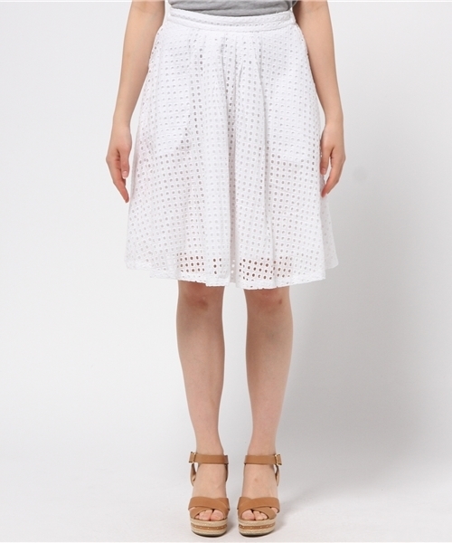 mystic(ミスティック)の「前タック膝下スカート(スカート・レディース・オフホワイト/ブラック/エメラルド・フリ-)」の4枚目の写真