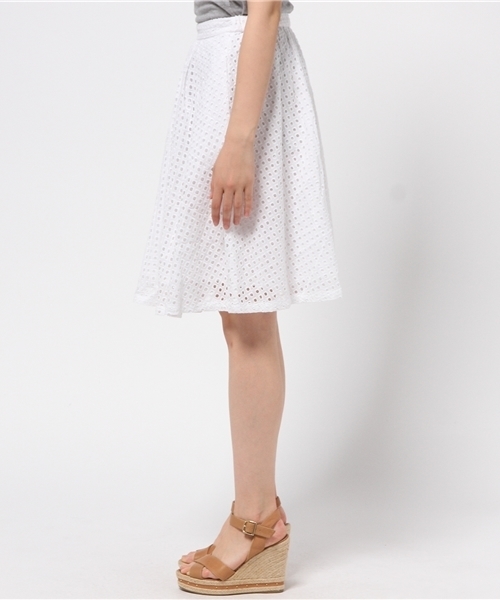 mystic(ミスティック)の「前タック膝下スカート(スカート・レディース・オフホワイト/ブラック/エメラルド・フリ-)」の5枚目の写真