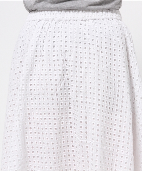 mystic(ミスティック)の「前タック膝下スカート(スカート・レディース・オフホワイト/ブラック/エメラルド・フリ-)」の8枚目の写真