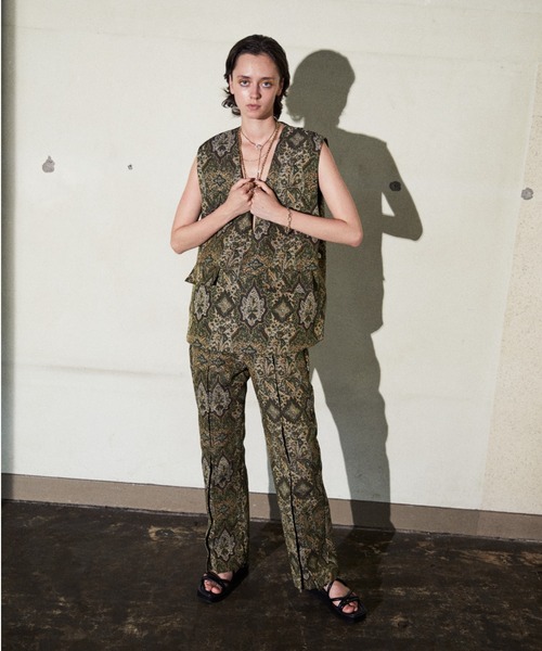 TAUPE（トープ）の「TAUPE/トープ/Paisley Pleats Trousers（その他パンツ・メンズ・パープル/イエロー・1/2）」の19枚目の写真