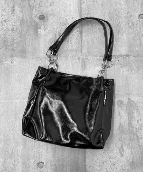 LVEU.（ラブユ.）の「【LVEU.】リングデザインエナメル調バッグ / バッグ 鞄 BAG エナメル リング チェーン トート A4 通勤 通学 合皮 ブラック カーキ（トートバッグ・レディース・カーキ/ブラック・FREE）」の22枚目の写真