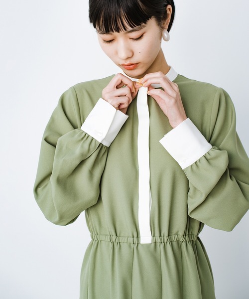 haco!(ハコ)の「ふつふつやる気を引き出す メリハリ配色プリーツワンピース(ワンピース・レディース・ライトオリーブ・2/1)」の18枚目の写真