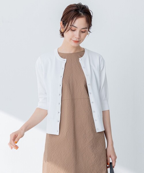 組曲(クミキョク)の「【5色展開・洗える】MINA半袖 カラーカーディガン(ニット/セーター・レディース・アイボリー系/ブルー系/ブラック系/オレンジ系/オールドローズ系・S2)」の3枚目の写真