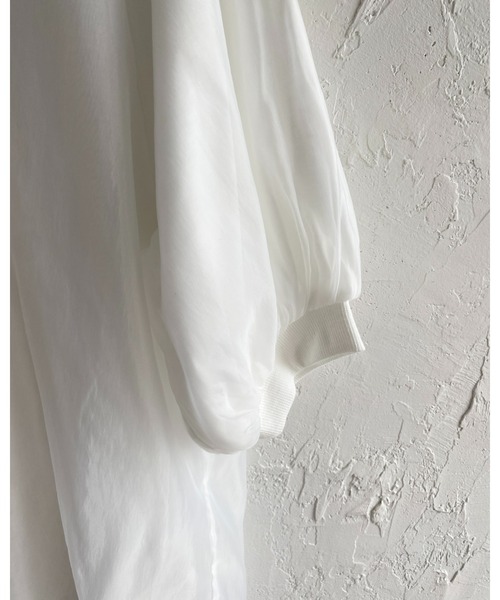 She's Closet(シーズクローゼット)の「オーガンジー異素材ドッキングボリュームスリーブシアーレイヤード半袖Tシャツ(Tシャツ/カットソー・レディース・ブラック/ホワイト/グレー/グリーン・FREE)」の14枚目の写真