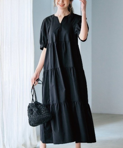 IEDIT(イディット)の「IEDIT 一枚で華やげるパフスリーブキーネックティアードワンピース(ワンピース・レディース・ブルー/ブラック・MEDIUM/LARGE/X-LARGE/XX-LARGE)」の1枚目の写真