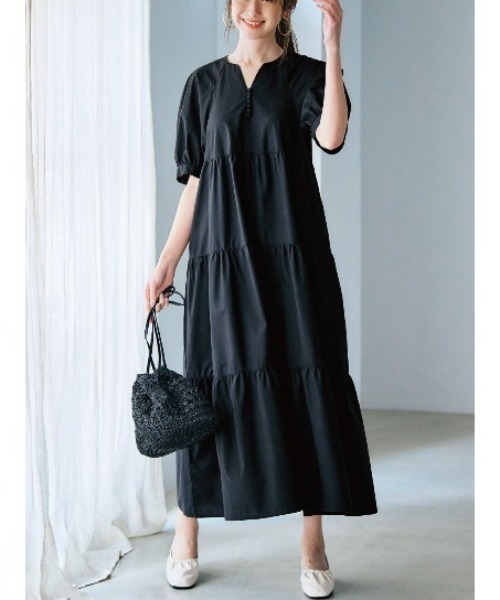 IEDIT(イディット)の「IEDIT 一枚で華やげるパフスリーブキーネックティアードワンピース(ワンピース・レディース・ブルー/ブラック・MEDIUM/LARGE/X-LARGE/XX-LARGE)」の5枚目の写真