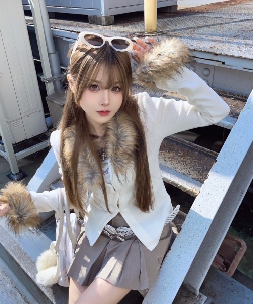 XU（エックスユー）の「韓国ファッション XU エックスユー Ellie sunglasses エリー サングラス Y2K 楕円サングラス クリアレンズ 韓国 ストリート（サングラス・メンズ・ブルー/ブラック/アイボリー/ライム/ホワイト・ONE SIZE）」の13枚目の写真