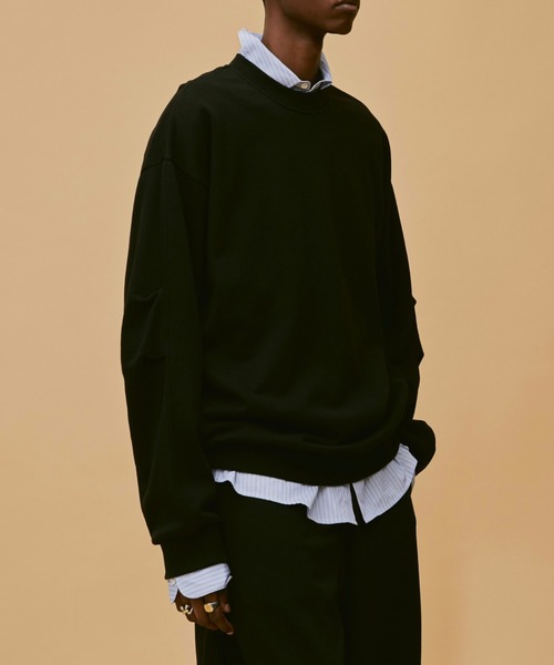 soerte(ソエルテ)の「Oversize inside out crew neck sweat/オーバーサイズ切り替えクルーネックスウェット(スウェット・メンズ・ブラック/グレー・2/1/3)」の12枚目の写真