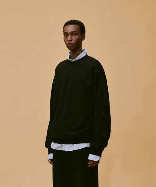soerte(ソエルテ)の「Oversize inside out crew neck sweat/オーバーサイズ切り替えクルーネックスウェット(スウェット・メンズ・ブラック/グレー・2/1/3)」の15枚目の写真