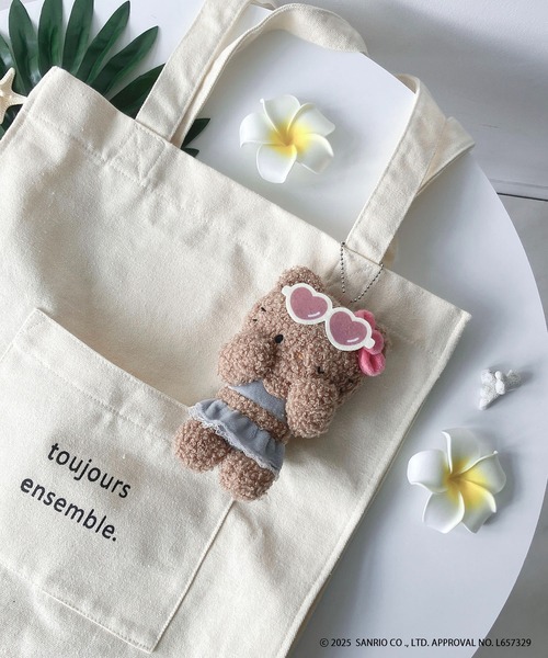 AS KNOW AS plus（アズノゥアズプラス）の「Sanrio characters と一緒ボールチェーンマスコット付トートバッグ 【Sanrio/サンリオ】（トートバッグ・レディース・ホワイト系その他/ピンク系その他/ホワイト系その他2/ブラック系その他/ピンク系その他2/ホワイト系その他3/ホワイト系その他4/ブラック系その他2/イエロー系その他2/グリーン系その他3/イエロー系その他3/ホワイト系その他6/ホワイト系その他7/ホワイト系その他5/イエロー系/ブラウン系/レオパード/グリーン系/ベージュ系/ブラック系1/ホワイト系1/ホワイト系/ベージュ系1/ピンク系1/イエロー系1・FREE）」の15枚目の写真