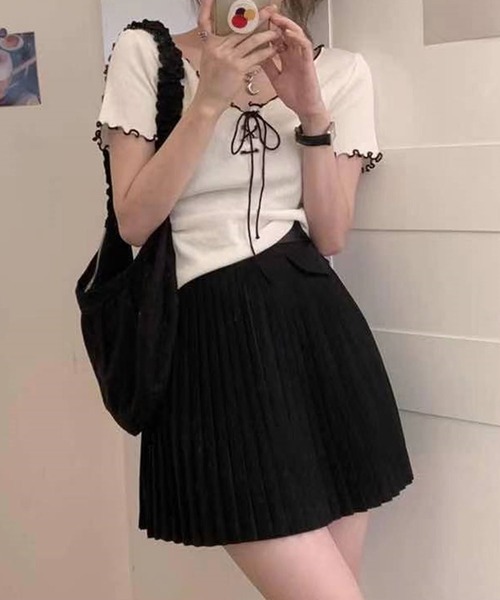 GLAMOROUS JANE(グラマラスジェーン)の「配色メローパイピングレースアップTシャツ(ニット/セーター・レディース・ホワイト/ブラック・FREE)」の7枚目の写真