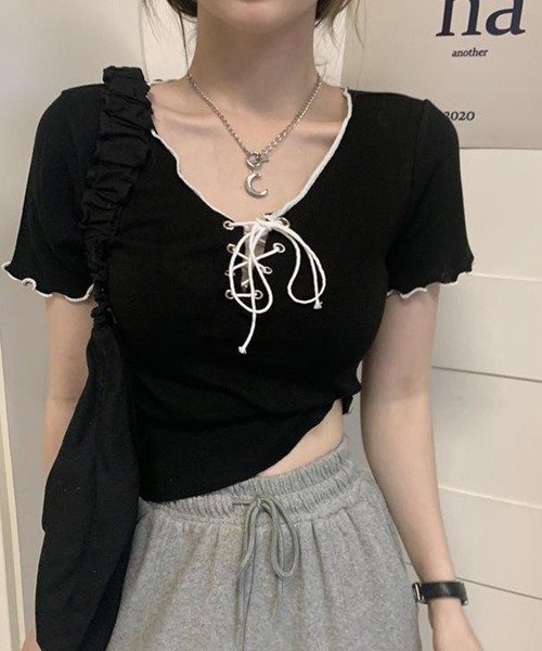 GLAMOROUS JANE(グラマラスジェーン)の「配色メローパイピングレースアップTシャツ(ニット/セーター・レディース・ホワイト/ブラック・FREE)」の11枚目の写真
