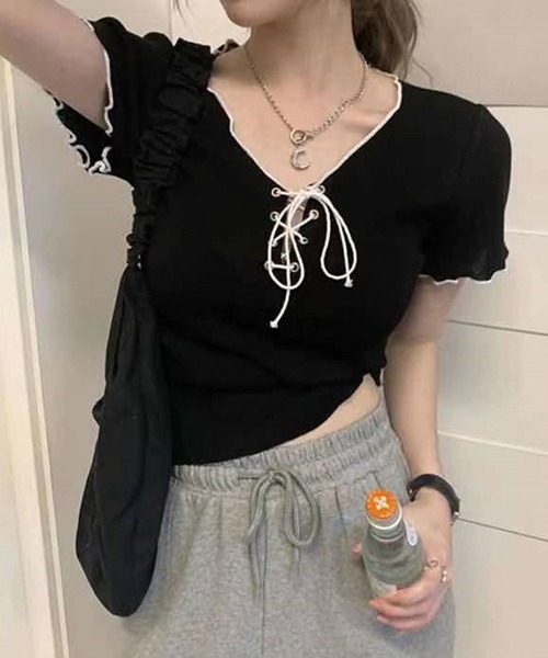 GLAMOROUS JANE(グラマラスジェーン)の「配色メローパイピングレースアップTシャツ(ニット/セーター・レディース・ホワイト/ブラック・FREE)」の8枚目の写真