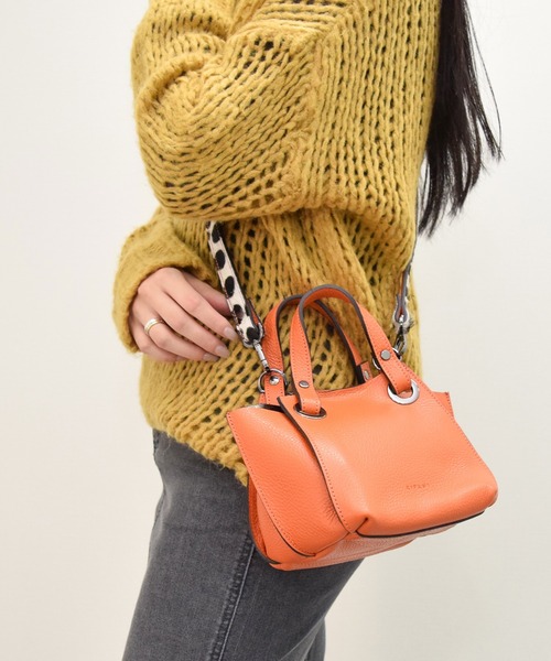RIPANI（リパーニ）の「【RIPANI】レザーミニハンドバッグ(Q36518)（ハンドバッグ・レディース・ブラック/ブルー/ライトグレー/オレンジ・ALL）」の4枚目の写真