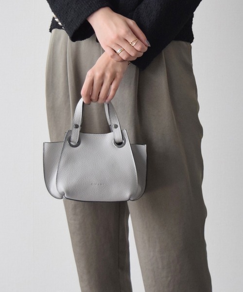 RIPANI（リパーニ）の「【RIPANI】レザーミニハンドバッグ(Q36518)（ハンドバッグ・レディース・ブラック/ブルー/ライトグレー/オレンジ・ALL）」の2枚目の写真