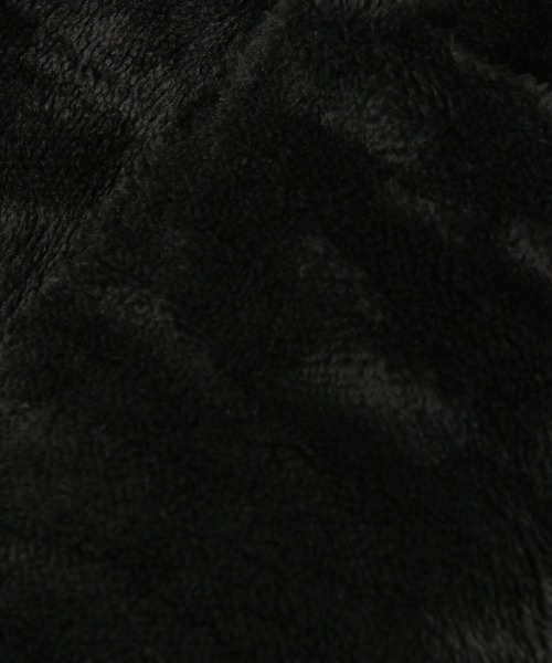 Andemiu（アンデミュウ）の「エアサーマルキルトマフラー704283（マフラー・レディース・ブラック/アイボリー・FREE）」の13枚目の写真