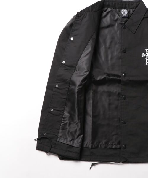 DOGTOWN（ドッグタウン）の「DT Dressen1 T/C COACH JACKET/DOGTOWN(ドッグタウン)コーチジャケット（ナイロンジャケット・メンズ・ブラック×ホワイト/ベージュ・MEDIUM/LARGE/X-LARGE）」の4枚目の写真