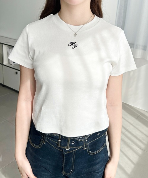 moment+(モーメントプラス)の「ワンポイント刺繍半袖チビTシャツ(Tシャツ/カットソー・レディース・ホワイト系その他/ナチュラル/オフホワイト/ブラック/ピンク・L/M)」の7枚目の写真