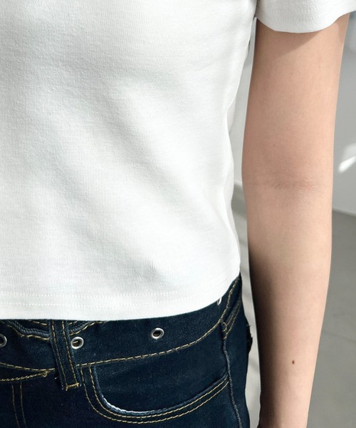 moment+(モーメントプラス)の「ワンポイント刺繍半袖チビTシャツ(Tシャツ/カットソー・レディース・ホワイト系その他/ナチュラル/オフホワイト/ブラック/ピンク・L/M)」の21枚目の写真
