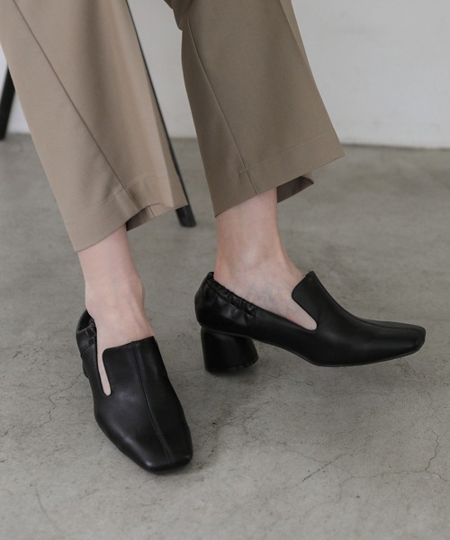 select MOCA（セレクトモカ）の「【ZOZO限定】バックシャーリングヒールパンプス（パンプス・レディース・アイボリー/ブラック・LARGE/MEDIUM/SMALL）」の2枚目の写真