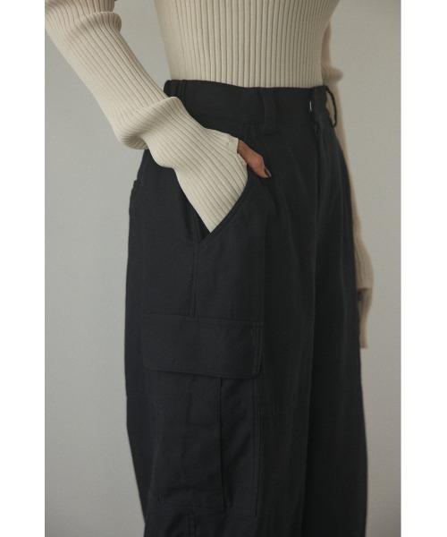 BLACK BY MOUSSY（ブラックバイマウジー）の「wide military pants( ワイドミリタリーパンツ)（カーゴパンツ・レディース・オフホワイト/カーキ/ブラック・2/1）」の10枚目の写真