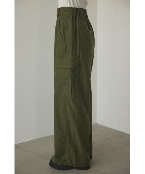 BLACK BY MOUSSY（ブラックバイマウジー）の「wide military pants( ワイドミリタリーパンツ)（カーゴパンツ・レディース・オフホワイト/カーキ/ブラック・2/1）」の16枚目の写真