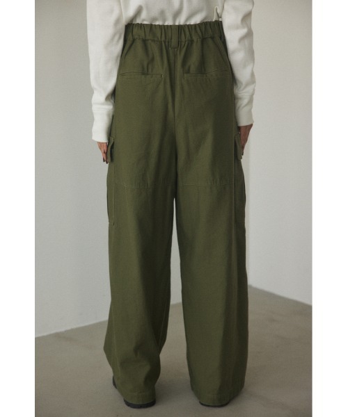 BLACK BY MOUSSY（ブラックバイマウジー）の「wide military pants( ワイドミリタリーパンツ)（カーゴパンツ・レディース・オフホワイト/カーキ/ブラック・2/1）」の17枚目の写真