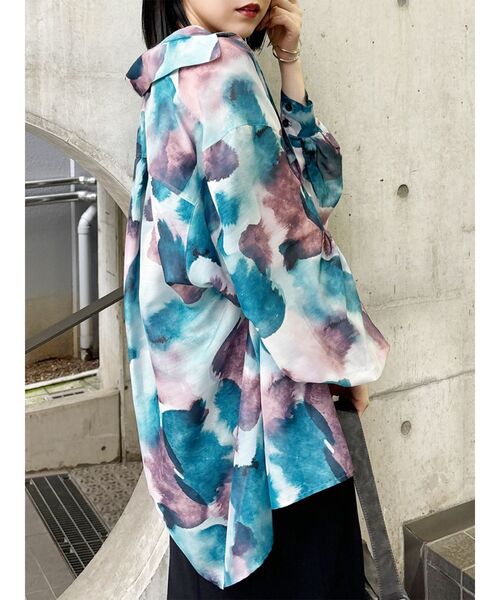 MURUA（ムルーア）の「シアーシャイニーボリュームスリーブシャツ（シャツ/ブラウス・レディース・ピンク/グレー/ホワイト/グリーン/ネイビー/その他1・FREE）」の6枚目の写真