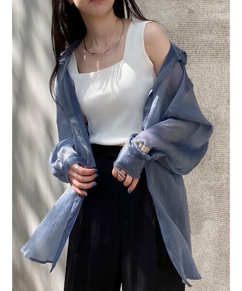 MURUA（ムルーア）の「シアーシャイニーボリュームスリーブシャツ（シャツ/ブラウス・レディース・ピンク/グレー/ホワイト/グリーン/ネイビー/その他1・FREE）」の5枚目の写真