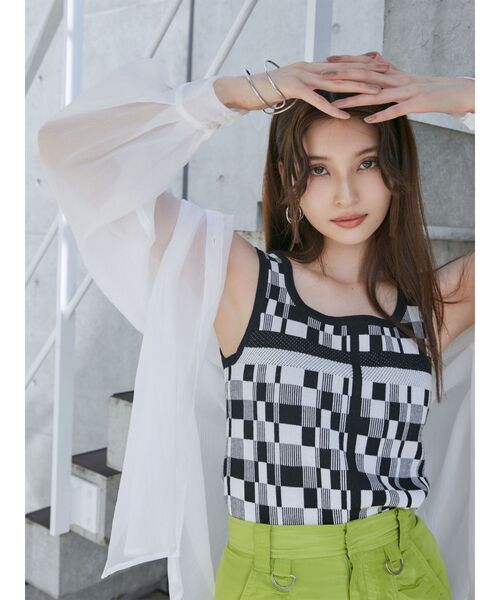 MURUA（ムルーア）の「シアーシャイニーボリュームスリーブシャツ（シャツ/ブラウス・レディース・ピンク/グレー/ホワイト/グリーン/ネイビー/その他1・FREE）」の8枚目の写真