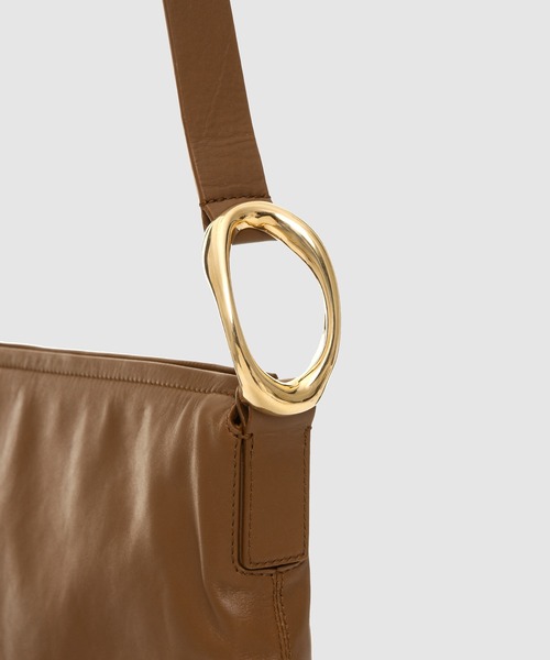 JIL SANDER(ジルサンダー)の「ORGANIC MOON SM(ショルダーバッグ・レディース・ブラック/ブラウン・UNI)」の5枚目の写真