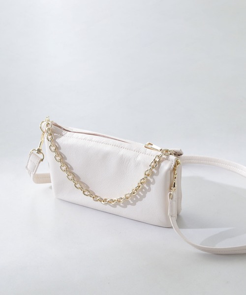 NATURAL BEAUTY BASIC（ナチュラルビューティーベーシック）の「◇ 【美人百花・Oggi掲載】Swallowポシェット（ショルダーバッグ・レディース・ブラック/シルバー/オフホワイト・ﾌﾘ-）」の2枚目の写真