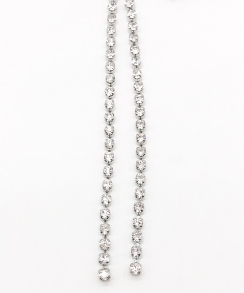 Futier land(フューティアランド)の「リボンラインストーンピアス(ピアス(両耳用)・レディース・シルバー・FREE)」の8枚目の写真