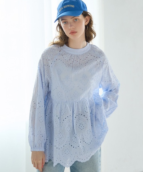 coca（coca）（コカ）の「刺繍カットワークブラウス（シャツ/ブラウス・レディース・ライトブルー/ホワイト・L/M）」の2枚目の写真