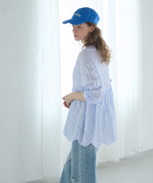 coca（coca）（コカ）の「刺繍カットワークブラウス（シャツ/ブラウス・レディース・ライトブルー/ホワイト・L/M）」の4枚目の写真