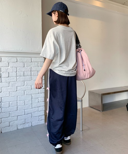 SHEPP（シープ）の「リボン付き サイドラインジャージパンツ / トラックパンツ（スウェットパンツ・レディース・ネイビー/ピンク/ブラック・FREE）」の7枚目の写真