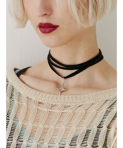 jouetie(ジュエティ)の「シャイニーモチーフリボンチョーカー(チョーカー・レディース・ゴールド/シルバー/オフホワイト/ブラック・FREE)」の5枚目の写真
